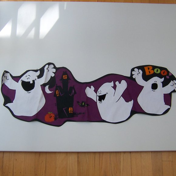 HALLOWEEN Happy Ghosts Table Runner - Picture 1 of 7